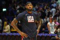 Die Basketball-Superstars aus den USA entgehen einer Riesen-Blamage in der Olympia-Vorbereitung gegen den Südsudan nur knapp. Erst NBA-Superstar LeBron James entscheidet das Duell für den Vorrunden-Gegner Deutschlands - und spricht hinterher Klartext.