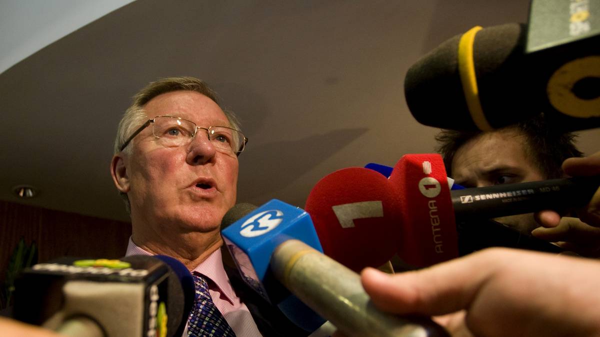 "Ja, das können Sie - indem sie sich ins Knie fi**** und sterben." (zum Sportchef des "Daily Mirror" aur die Frage, ob dieser etwas tun könne, um das Verhältnis des Blattes zu Ferguson zu normalisieren)