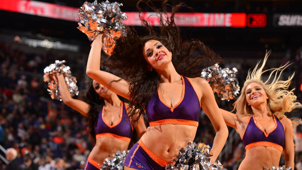 In Phoenix heizen nicht nur die Cheerleader den Fans ein. Das Spiel zwischen Suns und Minnesota Timberwolves bietet speziell Offensiv-Liebhabern einige Highlights