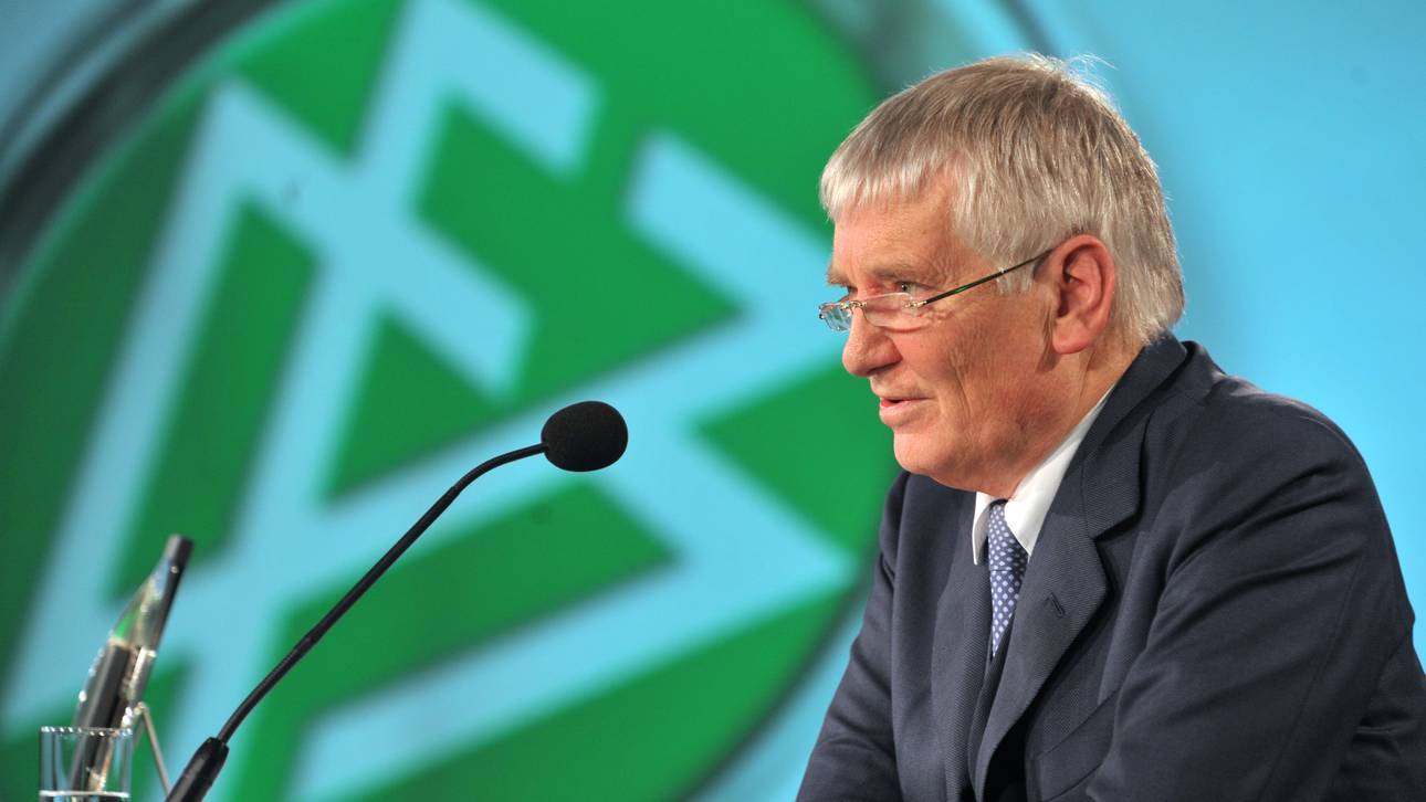 Schily: „EM-Absage wäre Dummheit“