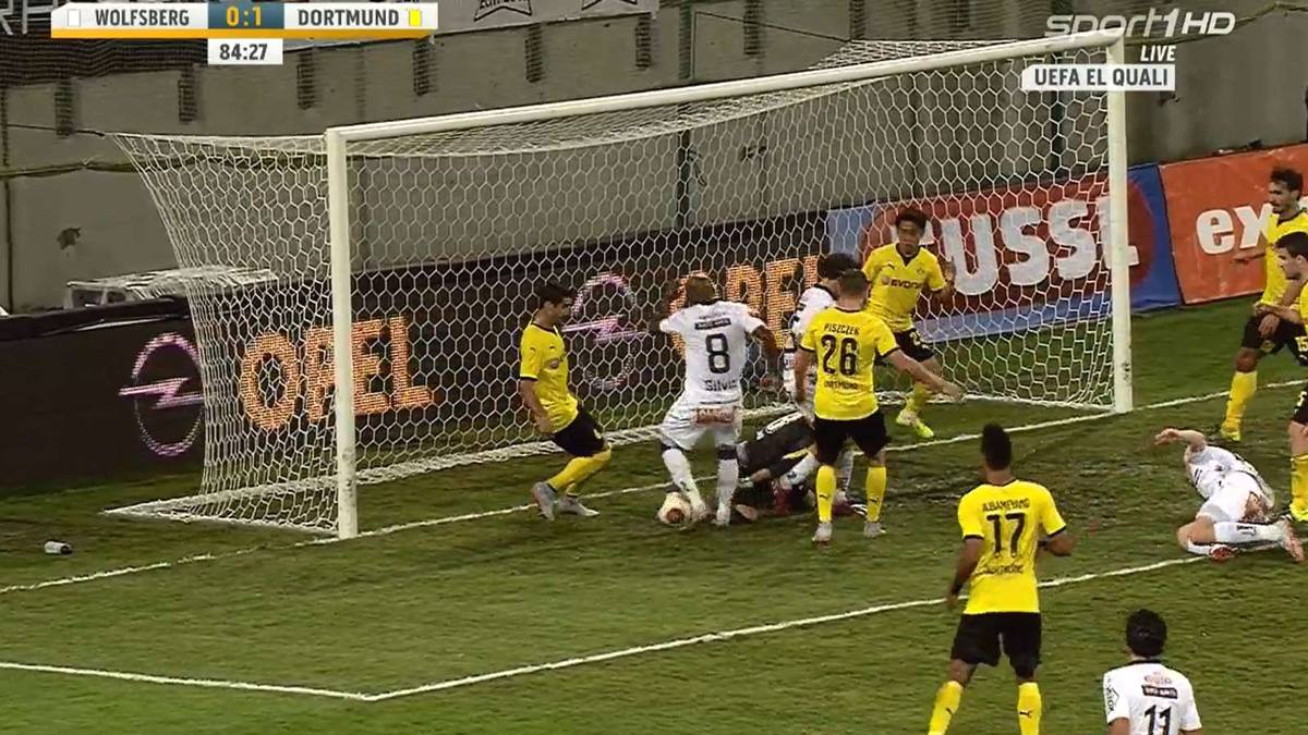 Der BVB lässt es sehr locker angehen - und die Wolfsberger zurück ins Spiel kommen. Nur mit Glück und dem starken Torwart Roman Bürki retten die Dortmunder das 1:0 über die Zeit