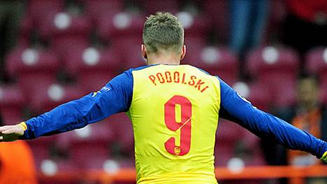 Lukas Podolski erzielte gegen Istanbul einen Doppelpack für Arsenal. ZUM DURCHKLICKEN: DIE BILDER DER DIENSTAGSSPIELE IN DER CHAMPIONS LEAGUE