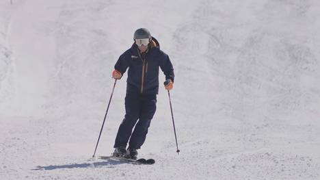 Der WM-Silbermedaillen-Gewinner von 2015, Fritz Dopfer, testet beim DSV skiTEST verschiedene Skimodelle und erklärt Unterschiede, Charakteristika und Besonderheiten - so auch beim Genusscarver. 