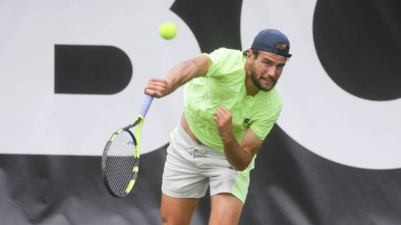 Tennisprofi benimmt sich daneben