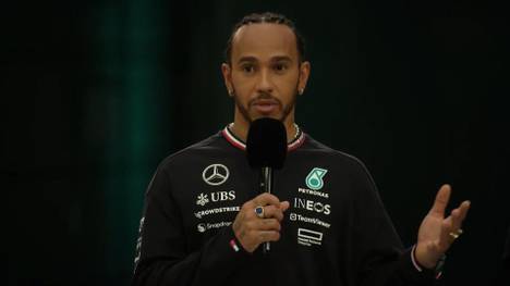 Der langjährige Mercedes-Star und Rekordweltmeister Lewis Hamilton wechselt nach Ende der kommenden Saison zu F1-Konkurrent Ferrari. Der Engländer äußert sich zu seinem letzten Jahr mit den Silberpfeilen.