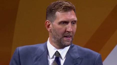 Dwayne Wade, Pau Gasol, Dirk Nowitzki, Tony Parker und Gregg Popovic sind die neusten Mitglieder der NBA Hall of Fame. Pau Gasol gedenkt mit seiner emotionalen Rede dem verstorbenen Kobe Bryant.