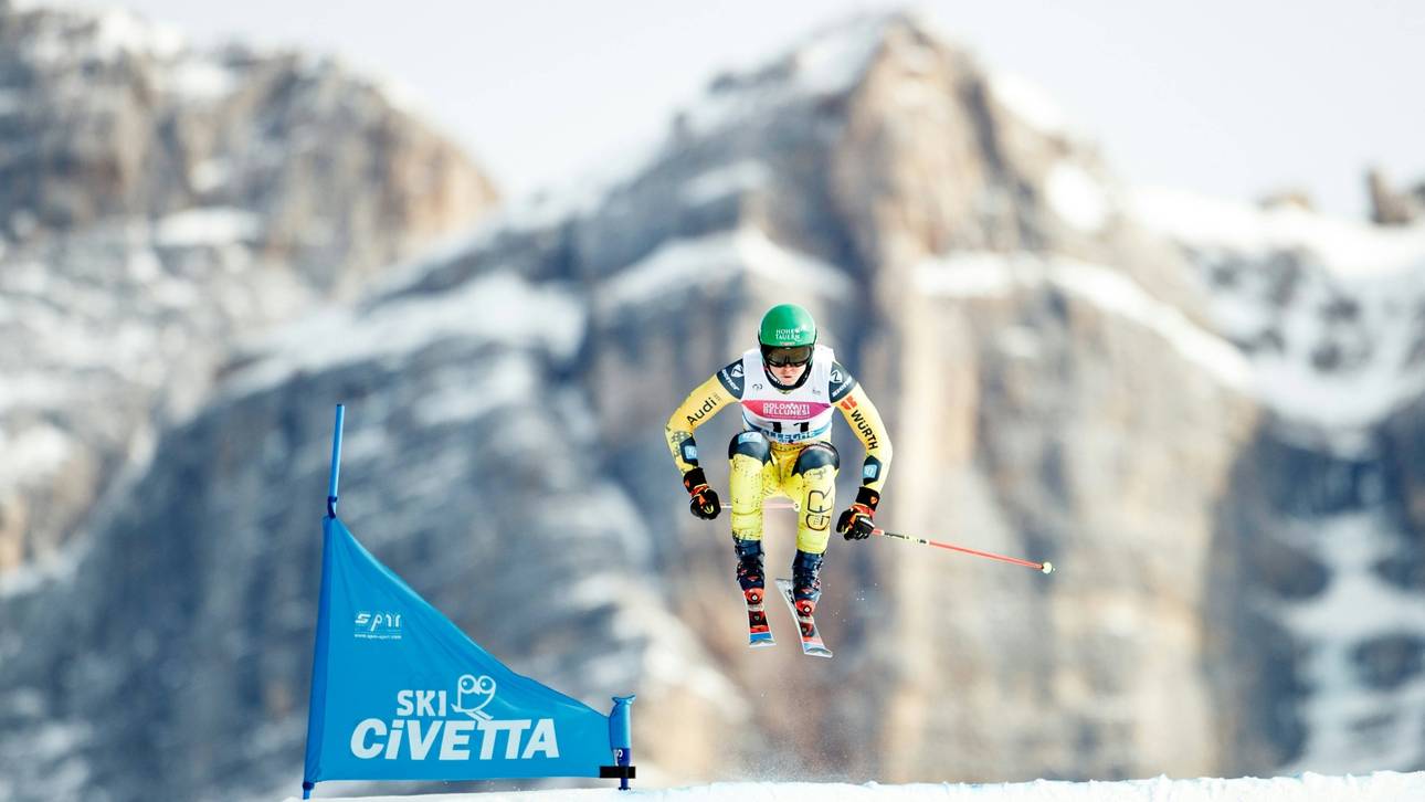 Skicrosser Wilmsmann fährt auf Podest