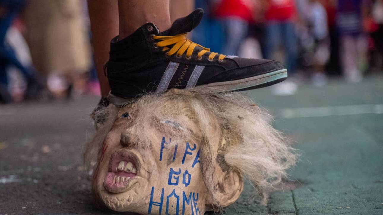 In Mexiko finden sich zahlreiche Protestaktionen gegen die WM