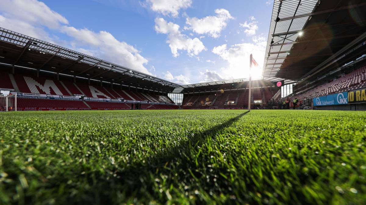 PLATZ 15: 1. FSV MAINZ 05 (Opel Arena, 34.000) AUSLASTUNG: 81,80 %