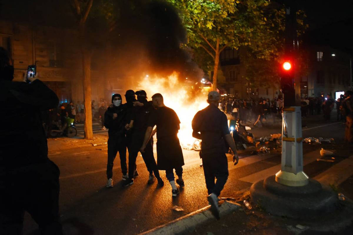Was als Triumph begann, endete im Chaos! Nach dem historischen Champions-League-Sieg von Paris Saint-Germain versank Frankreich in einer Nacht voller Gewalt. Wer sind die Randalierer? Bei "Spotlight" klärt PSG-Experte Alexis Menuge auf.