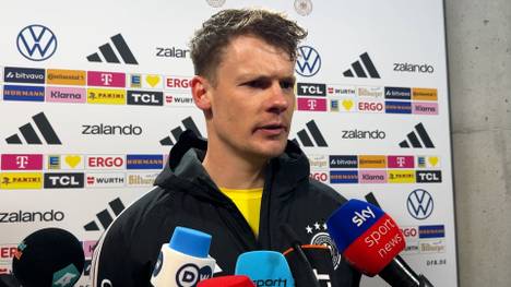 Beim 2:1-Sieg des DFB-Teams gegen Ghana in Stuttgart gab es Pfiffe des Publikums gegen Leroy Sané. Alexander Nübel hat dafür kein Verständnis und findet klare Worte.