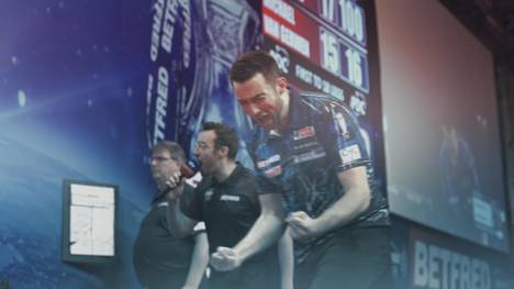 Luke Humphries steht im Halbfinale der Premier League of Darts Nathan Aspinall gegenüber und will heute den Titel holen, der ihm zur Triple Crown noch fehlt. Die Triple Crown besteht aus WM-Titel, World Matchplay und der Premier League of Darts.