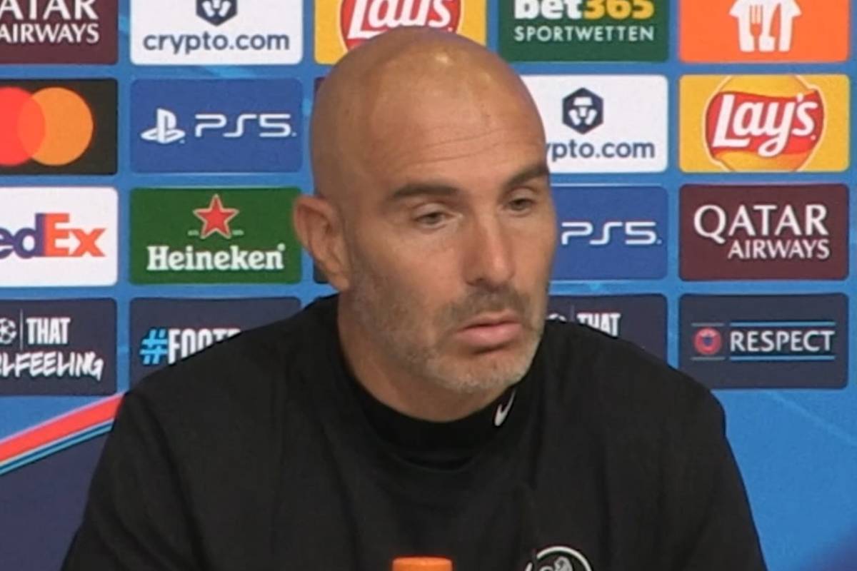 Hatte Chelseas Trainer Enzo Maresca nicht die beste Beziehung zu Bayern-Leihgabe Nicolas Jackson? Der Coach ist von der Frage überrascht.