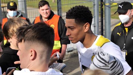 Jude Bellingham gehört bei Borussia Dortmund zum Stammpersonal. Nach einer starken Saison jagt jetzt ganz Europa den 18-Jährigen.