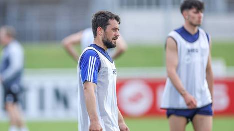 Der FC Schalke nimmt Amin Younes unter Vertrag: Der ehemalige deutsche Nationalspieler will in der 2. Bundesliga neu angreifen.