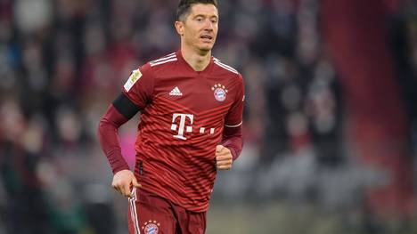 Robert Lewandowski hat erklärt, dass er aktuell auf seinem Leistungszenit steht. Zudem wurde gefragt, ob ihn die Verpflichtung eines weiteren Weltklassestürmers wie Erling Haaland kränken würde. 