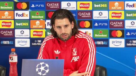 Nach einer Meinungsverschiedenheit mit den Fans des FC Liverpool entschuldigt sich Reds-Star Dominik Szoboszlai.