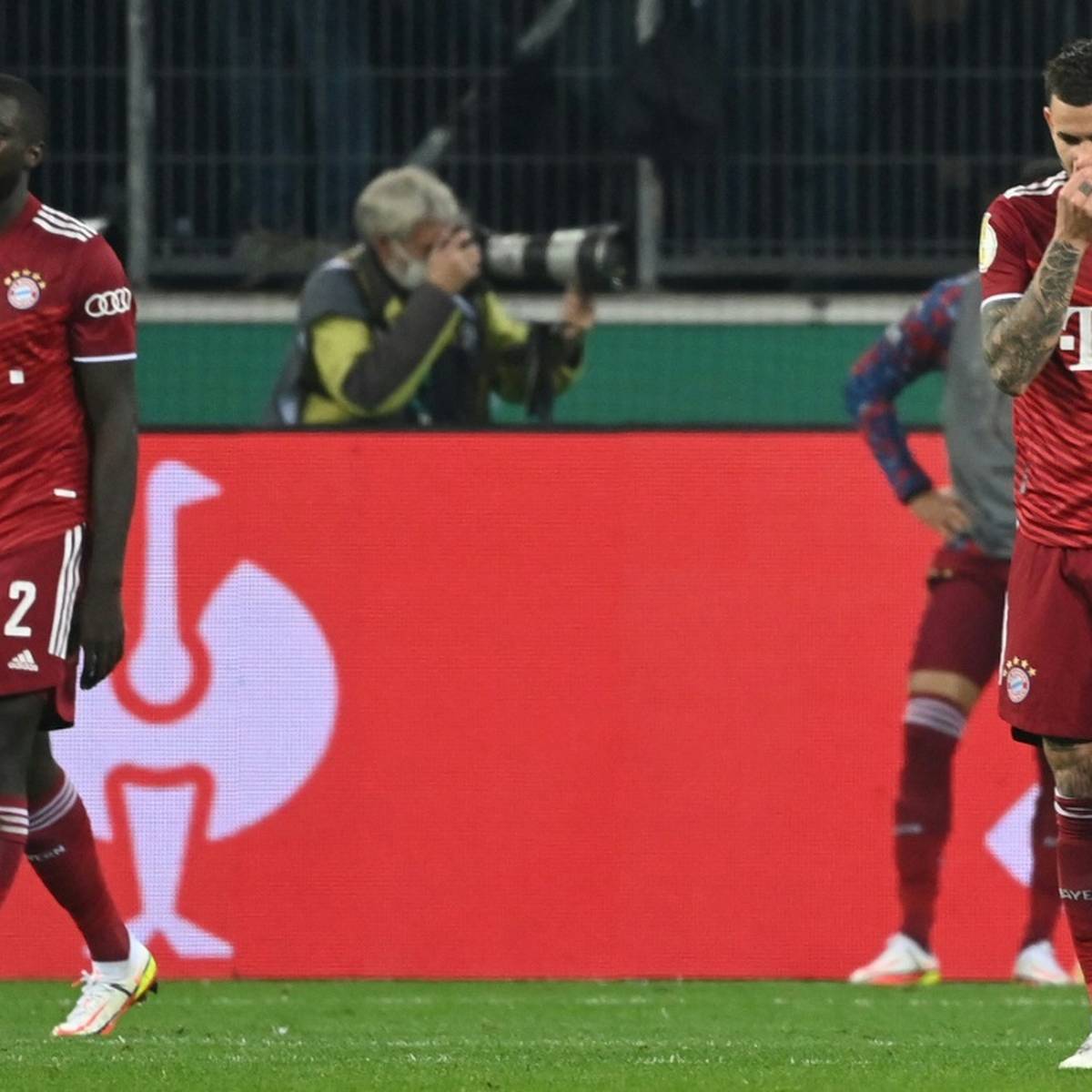 Nach vielen Corona-Ausfällen entspannt sich die Lage beim deutschen Fußball-Rekordmeister Bayern München immer mehr.
