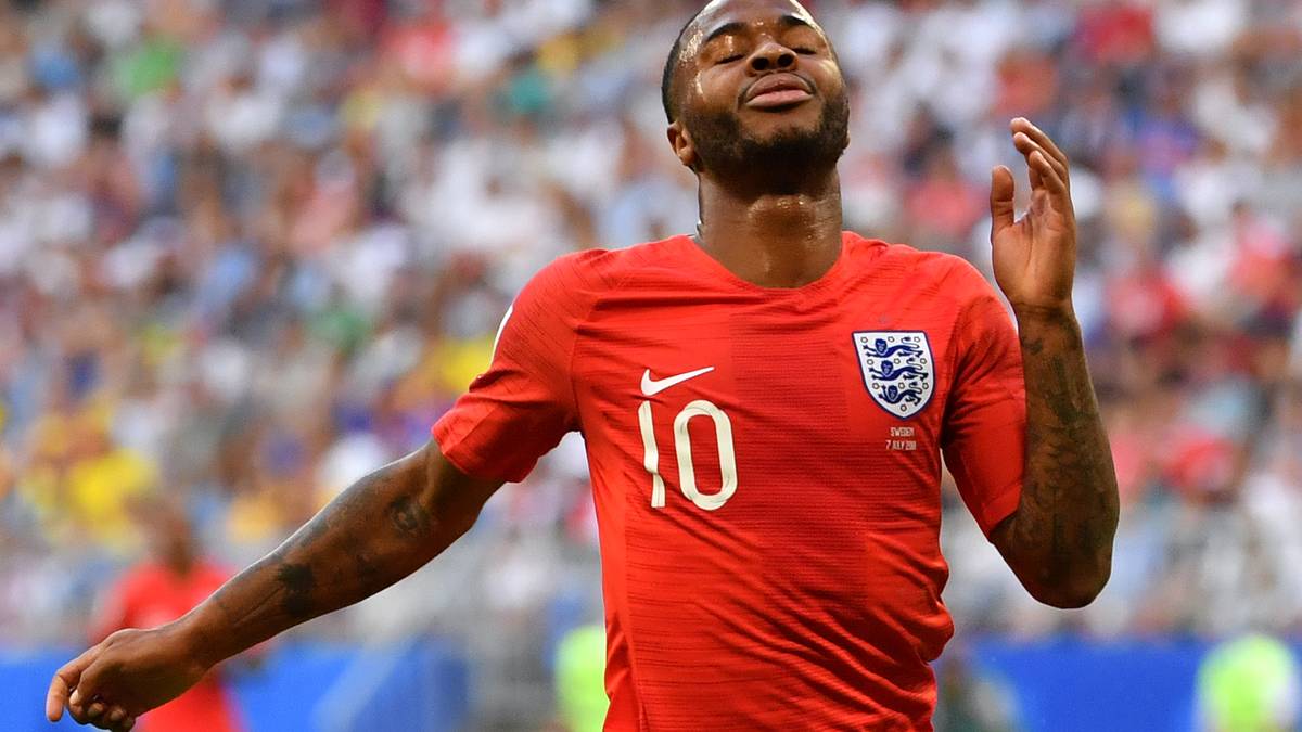 STURM - RAHEEM STERLING vs. ANDREJ KRAMARIC: 42 Länderspiele kann der 23-Jährige schon vorweisen. Ein Torjäger wird er aber wohl nicht mehr, dennoch reißt er mit seinen Dribblings Lücken in der gegnerischen Defensive. Southgate schätzt den unermüdlichen Einsatz des Stürmers von Manchester City