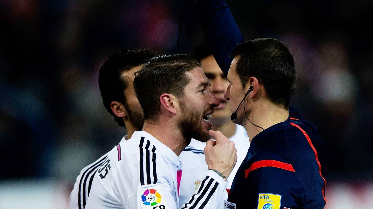 Durch die körperbetonte Spielweise sammelte er in über 452 La-Liga-Spielen 158 Verwarnungen und 19 Platzverweise. La-Liga-Rekord in beiden Kategorien!