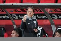 Sabrina Wittmann wird in der kommenden Saison eine besondere Rolle zuteil. Die 32-Jährige fühlt sich als erste Cheftrainerin im deutschen Männer-Profi-Fußball bereit.