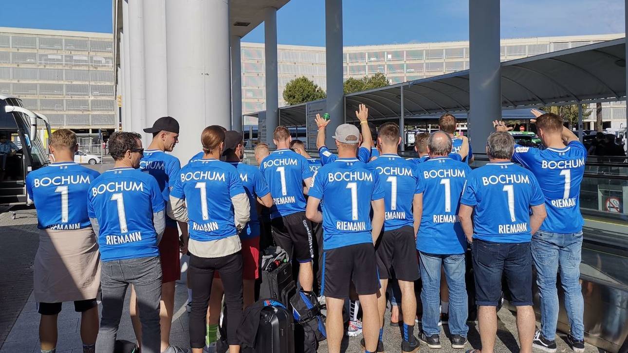 Paderborn feiert in Bochum-Trikot