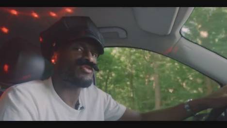 Der 1. FC Köln liefert einen Saisonrückblick der anderen Sorte ab. Neben Taxifahrer Anthony Modeste hat auch der Schrebergärtner Steffen Baumgart eine Hauptrolle.