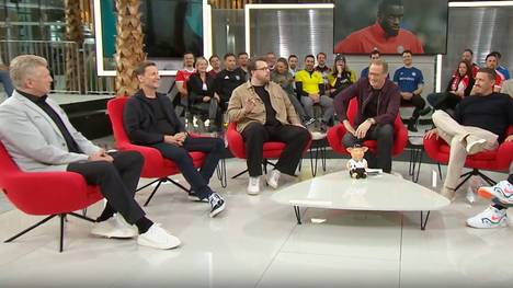 Warum zögert Dayot Upamecano mit einer Vertragsverlängerung beim FC Bayern? Der SPORT1 Doppelpass diskutiert die Gründe, während Experte Stefan Effenberg einen überraschenden Ersatz ins Spiel bringt.