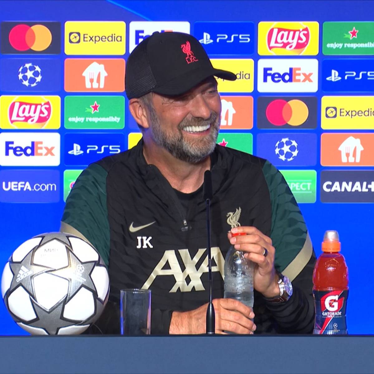 "Hi Mr. Klopp!" Reporter bringt Liverpool-Coach zum Lachen