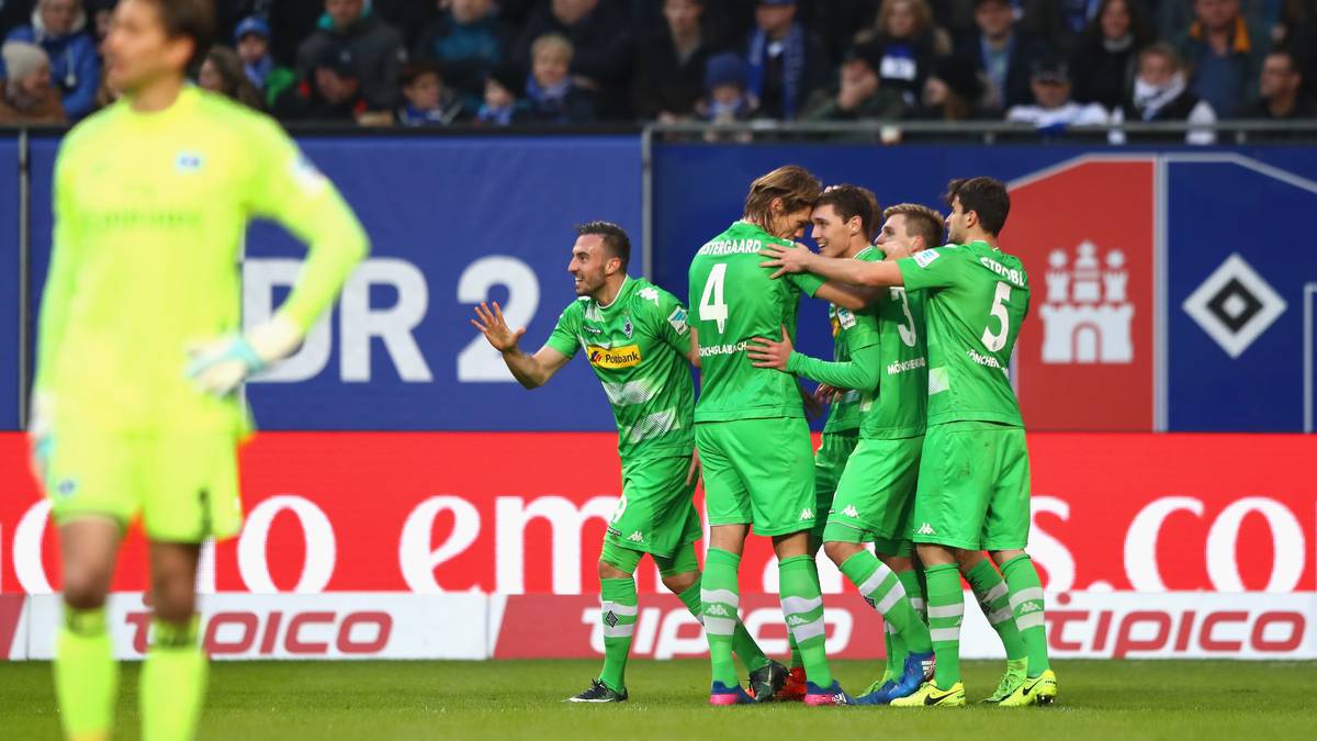Dann jubelt Borussia. Andreas Christensen köpft eine Freistoßflanke eiskalt ein und bringt das Team von Dieter Hecking in Führung