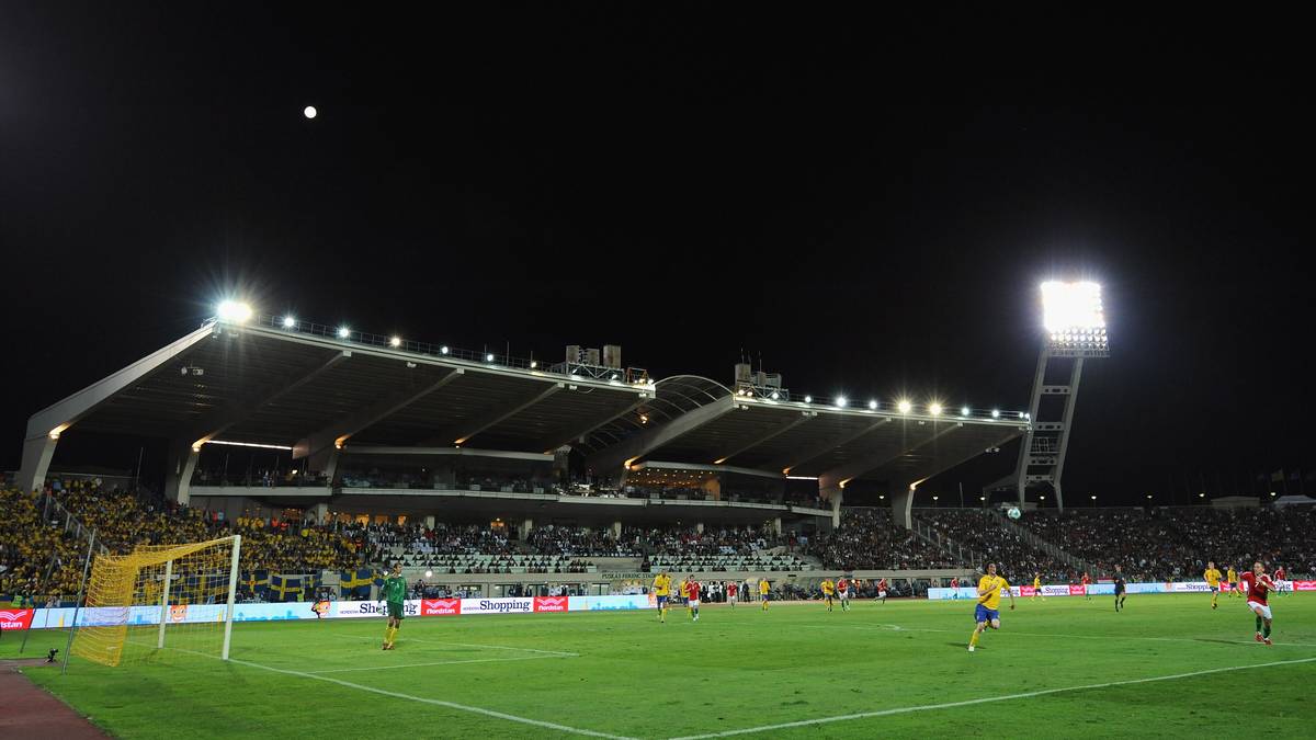 Das Puskás Ferenc Stadion, bis 2001 Népstadion, trug seitdem seinen Namen, wurde jedoch 2016 abgerissen 