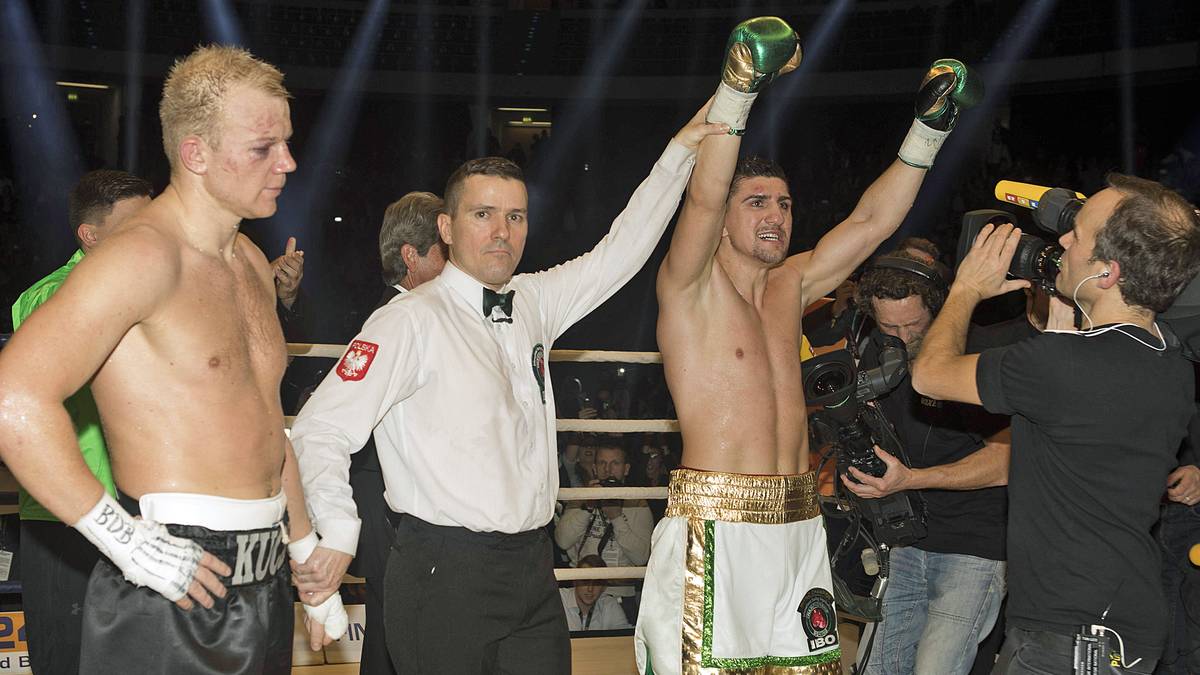 Huck wird zum Sieger erklärt und bleibt damit Titelträger der IBO im Cruisergewicht