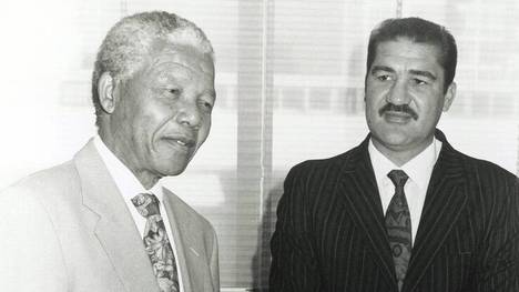 Gerrie Coetzee (r.) mit Nelson Mandela (l.)