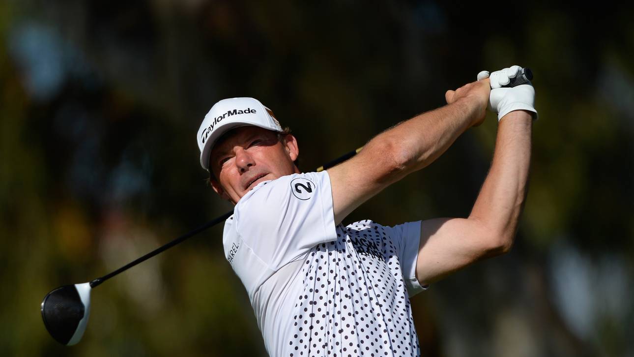 Dunkelheit stoppt Cejka am 18. Loch