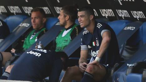 Trotz aller sportlichen Unverzichtbarkeit will sich Juventus Turin wohl von Cristiano Ronaldo trennen. Das Gehalt des Superstars soll in Coronazeiten zu hoch sein - doch wo könnte CR7 hin?