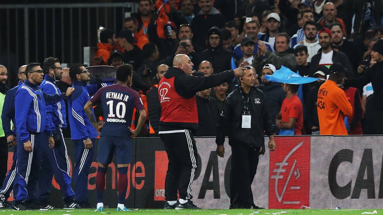 Neymar: „Mit Baguettes beworfen“