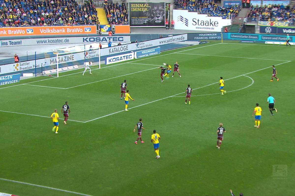 Eintracht Braunschweig holt zuhause einen Punkt gegen Nürnberg. Anthony Ujah glänzt mit einem Doppelpack.