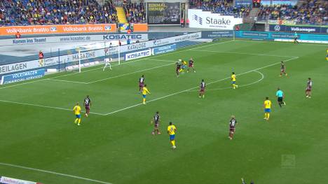 Eintracht Braunschweig holt zuhause einen Punkt gegen Nürnberg. Anthony Ujah glänzt mit einem Doppelpack.