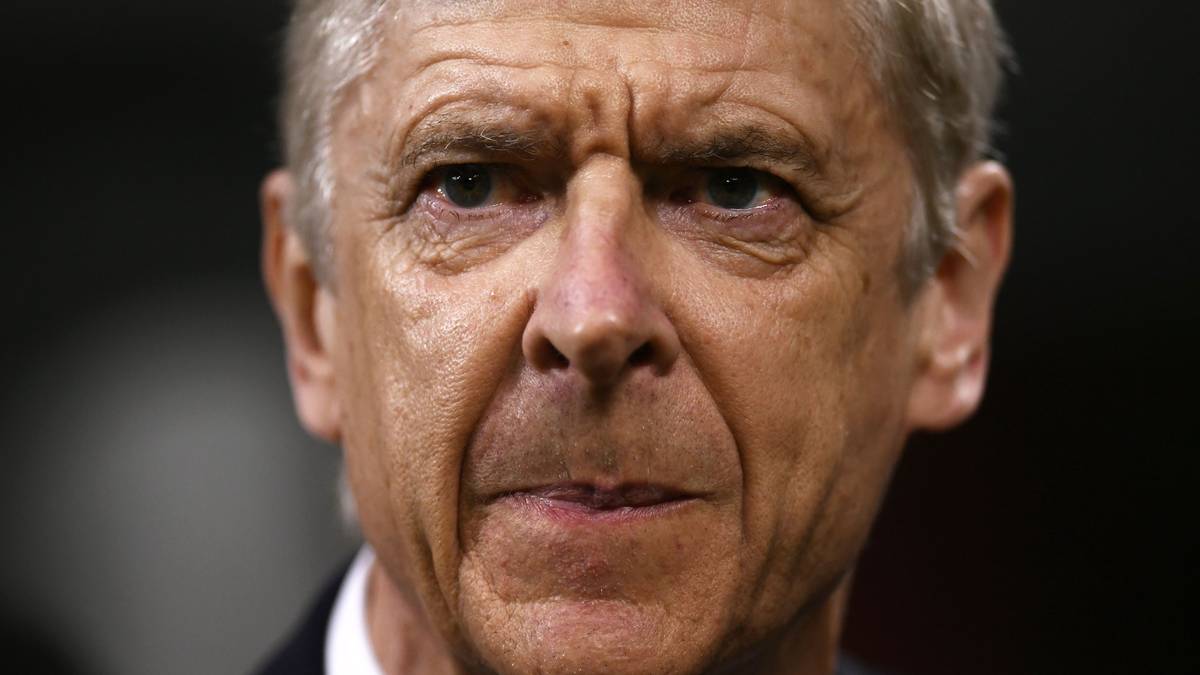 In London ist Trainer-Legende Arsene Wenger längst heftig umstritten. Viele Fans wünschen sich seine Ablösung