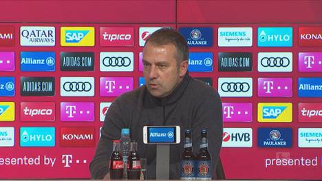 Nach dem 3:3 gegen RB Leipzig schwärmt Hansi Flick von Assistkönig Kingsley Coman, der alle drei Tore direkt vorbereitet. Flick lobt vor allem den Tordrang des 24-Jährigen.