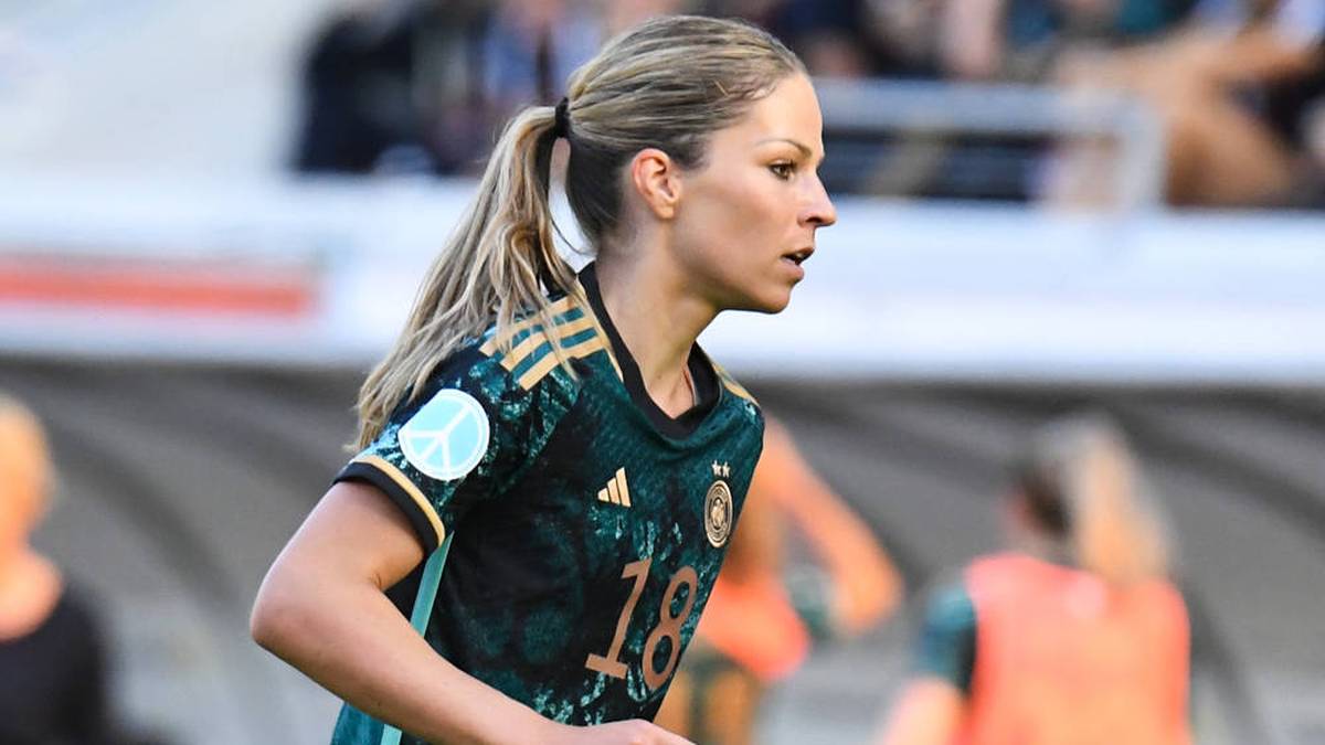 Melanie Leupolz ist 29 Jahre alt und spielt beim englischen Klub FC Chelsea. Bislang absolvierte sie 78 Länderspiele und schoss 13 Tore. 2016 wurde sie Europameisterin