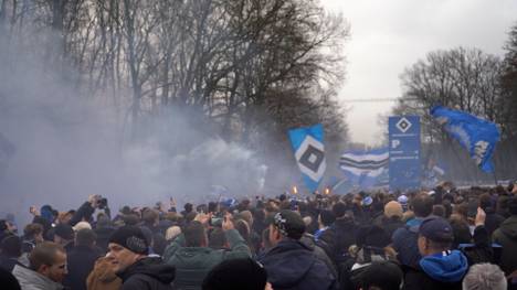 Endlich steigt wieder das Nordderby zwischen dem Hamburger SV und Werder Bremen wieder in der Bundesliga. Beide Fanlager stimmen sich ein.