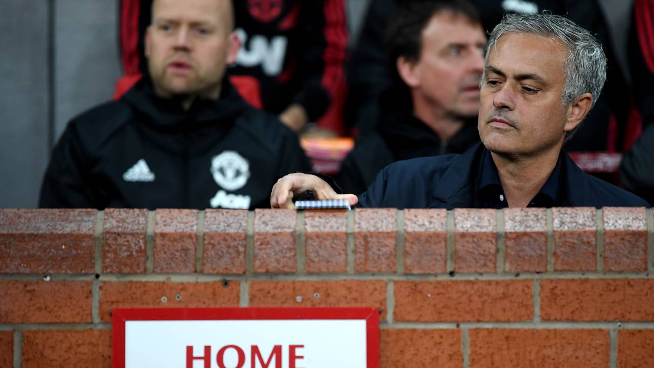 Mourinho legt bizarren Auftritt hin