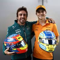 Bei Mercedes ist für die kommende Saison noch ein Cockpit frei. McLaren-Pilot Oscar Piastri glaubt daher an den nächsten Wechsel eines Superstars.