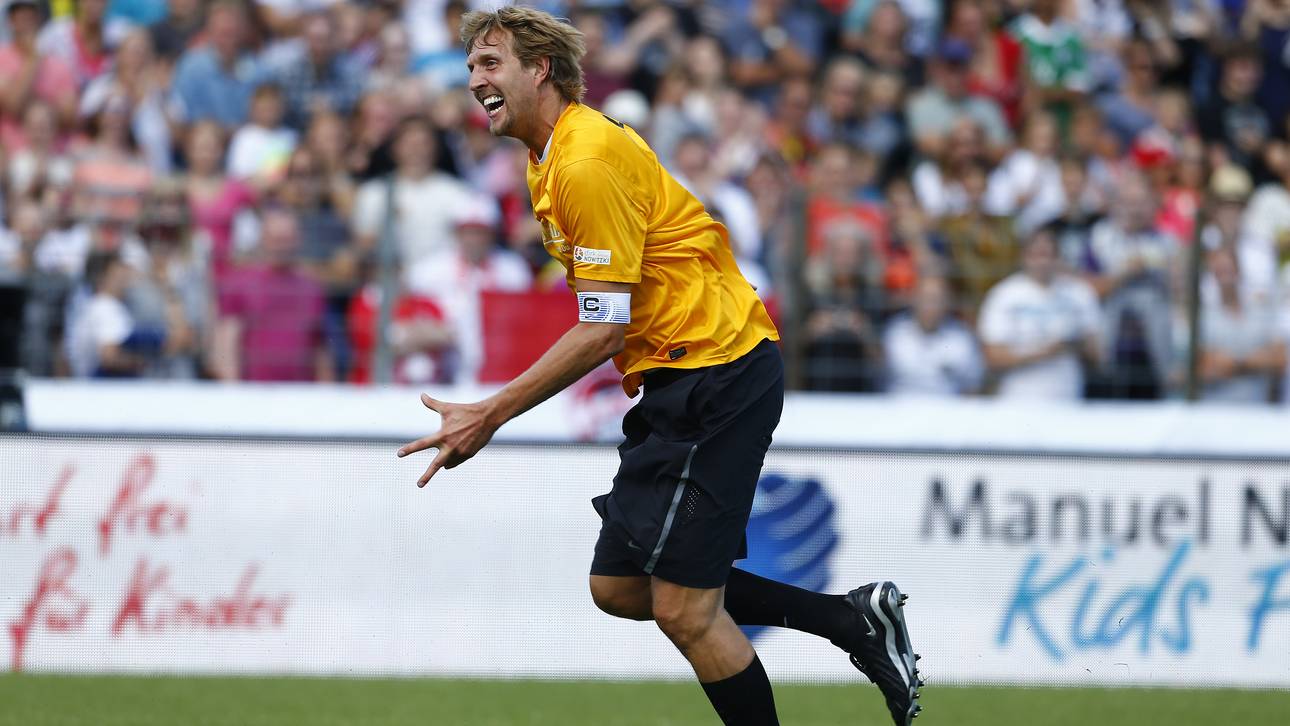 Nowitzki und Vettel kicken für Schumi