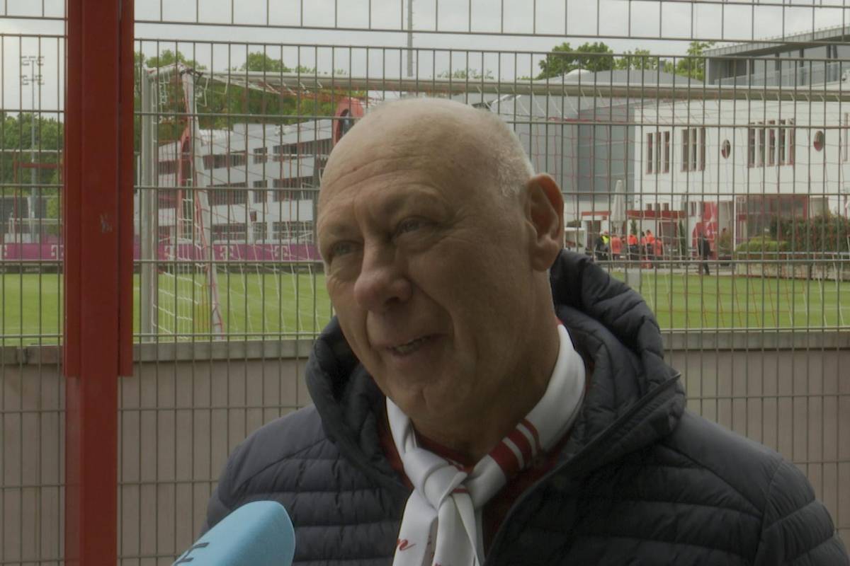 Eigentlich war die Vertragsverlängerung Leroy Sané quasi in trockenen Tüchern. Doch nun gibt es durch einen Beraterwechsel Komplikationen. Auch die Fans an der Säbener Straße haben ihre Meinung zum Flügelspieler.