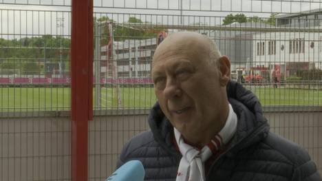 Eigentlich war die Vertragsverlängerung Leroy Sané quasi in trockenen Tüchern. Doch nun gibt es durch einen Beraterwechsel Komplikationen. Auch die Fans an der Säbener Straße haben ihre Meinung zum Flügelspieler.