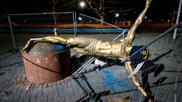 The staue of Swedish football player Zlatan Ibrahimovic in Malmo, Sweden, is pictured after it has been completly sawn down and destroyed during the night to January 5, 2020. - The statue has been the target of vandalism since the star has announced his part ownership in football club Hammarby, a team rivalling with Malmo FF (MFF) -- the club where Ibrahimovic started his professional career in 1999. (Photo by Johan NILSSON / TT News Agency / AFP) / Sweden OUT (Photo by JOHAN NILSSON/TT News Agency/AFP via Getty Images)