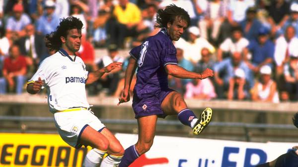 Gabriel Batistuta of Fiorentina and Fernando Louto of Parma