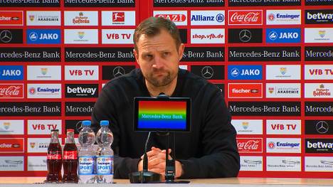 Nach der 0:2-Niederlage beim VfB Stuttgart wirkt Mainz-Trainer Bo Svensson konsterniert. Der Coach geht mit seinen Spielern hart ins Gericht und erklärt die Gründe für die Niederlage.